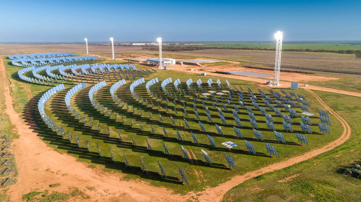 GroupPhoton's tweet photo. 🇿🇦Expansion in South Africa!🌞

We're excited to announce a 250 MW solar hydro project in Winterton, powered by innovative @RaygenResources technology. This project will help boost RSA’s energy stability.

🔗https://t.co/WLoYDd2kHf
📨leo.williams@photonenergy.com✍️@leowilliams_SA https://t.co/p8hN1S5MFO