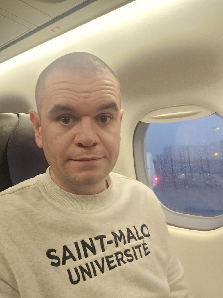 On to my second flight of the day into Geneva via Amsterdam. Giving an Online Safety Talk to a school in Switzerland. Can't wait 🙌