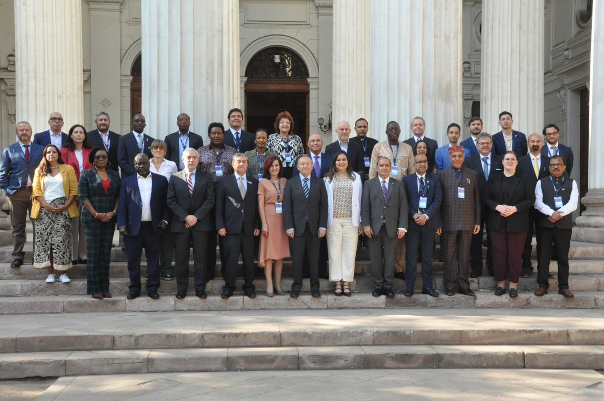 India in Chile tweet media