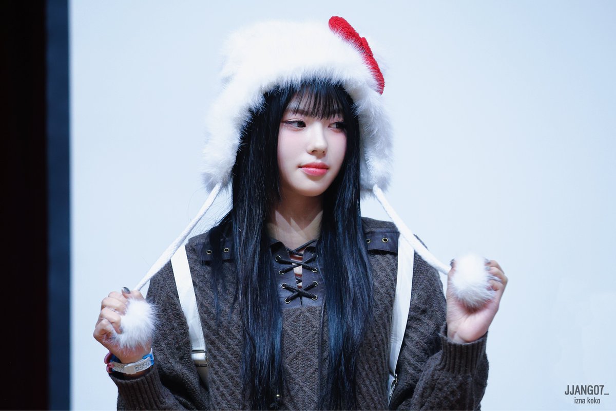 250112 HQs

❄️🎀

#IZNA #이즈나 #코코 
#KOKO #NARAIKOKO #ココ