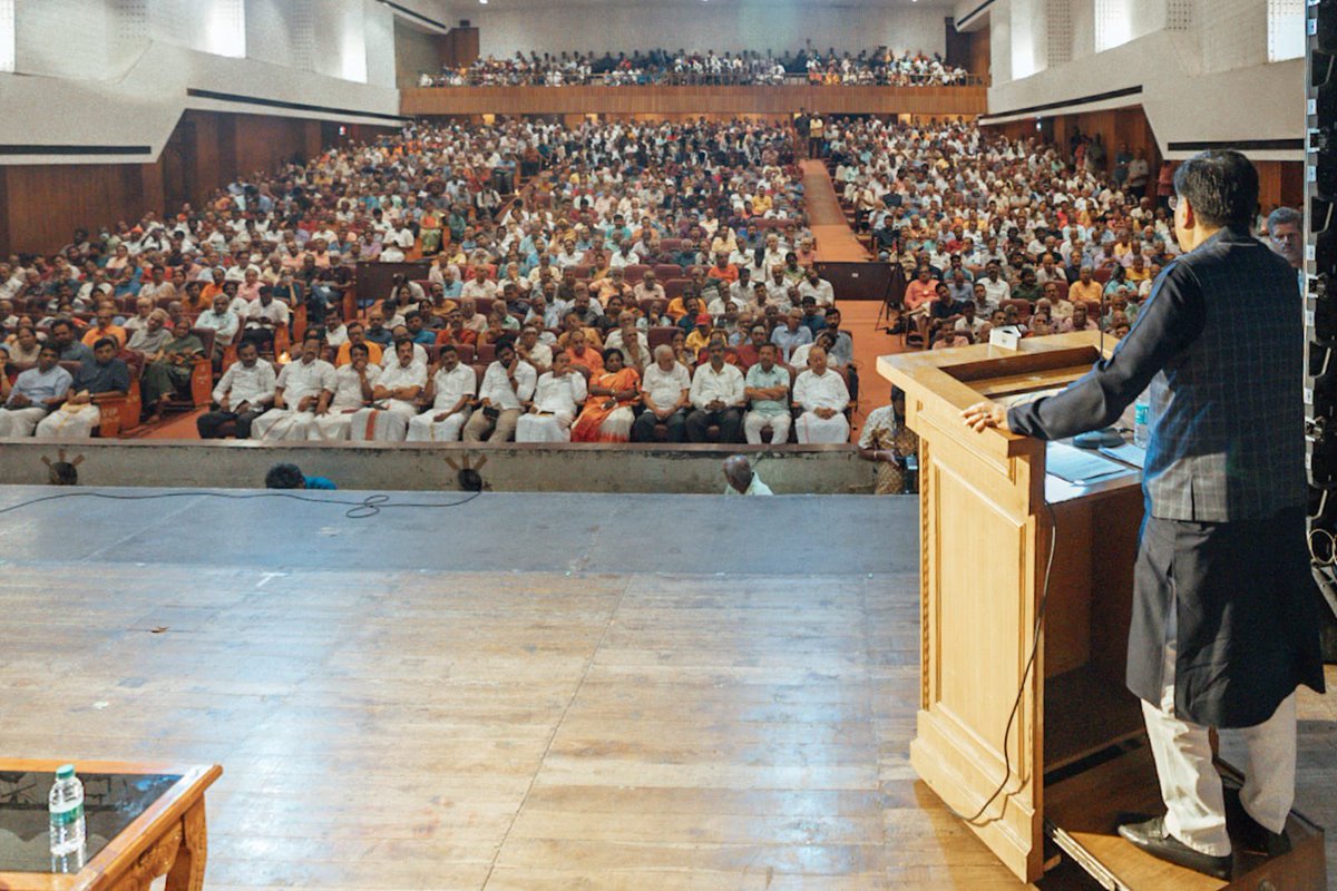 K.Annamalai (@annamalai_k) on Twitter photo Our Hon Minister of Commerce & Industry Thiru <a href="/PiyushGoyal/">Piyush Goyal</a> avl, in Thuglak magazine’s 55th annual function, shared with the packed hall the progress our country has made under the dynamic leadership of our Hon PM Thiru <a href="/narendramodi/">Narendra Modi</a> avl.
In his elaborate speech, our Hon Our Hon Minister of Commerce & Industry Thiru <a href="/PiyushGoyal/">Piyush Goyal</a> avl, in Thuglak magazine’s 55th annual function, shared with the packed hall the progress our country has made under the dynamic leadership of our Hon PM Thiru <a href="/narendramodi/">Narendra Modi</a> avl.
In his elaborate speech, our Hon