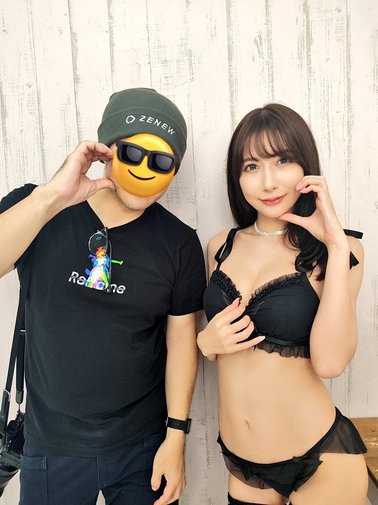 spdmstr4128's tweet photo. 東京オートサロン2025
ご招待頂いた上に色々とお気遣い頂き、大変感謝しております。
また来年を楽しみに…
TAS翌日の撮影会で、頂いた #zenew のビーニー着用して百合川サシャちゃんと。

#ZeknovaJapan(@zeknovajapan)様
#FULLBORE(@fullboreoil)様
#百合川サシャ（@sasha_chu_）様 https://t.co/beSVolTJEW