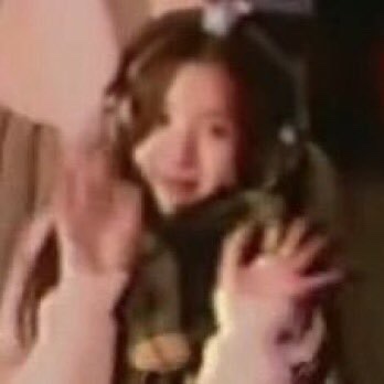 juunarchive's tweet photo. the only pre debut pic for jooeun😢

#JOOEUN #HEARTS2HEARTS #하츠투하츠 https://t.co/vYoBR1i4V5
