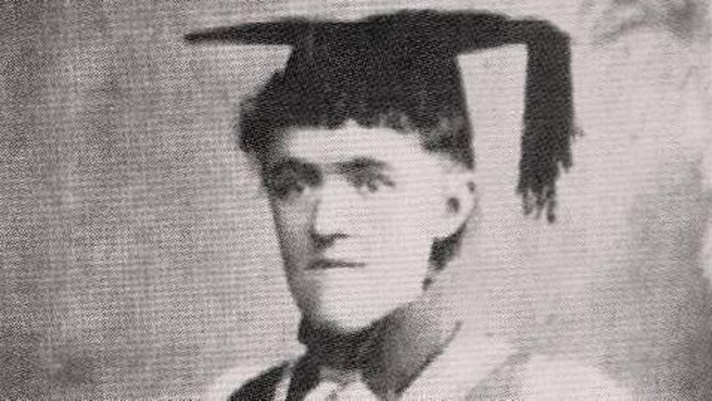 FinnClodagh's tweet photo. #ThroughHerEyes
'She was UCC’s first female music lecturer and the first woman in Ireland or Britain to be awarded a non-honorary doctorate in music. A strident proponent of the development of Irish music and language side-by-side, in the 1890s she was instrumental in the foundation of two cultural institutions which flourish to this day: The Feis Ceoil and Oireachtas na Gaeilge.'
Great piece from @PetOConnell
https://t.co/V2yiyvliTA