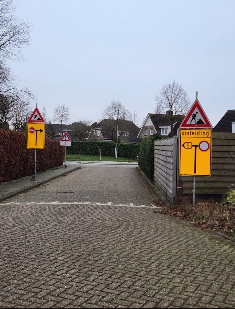 walvootweet71's tweet photo. @Gem_Maasdriel hoe moet ik nu naar huis? Sterappel/ Hogeweg Rossum https://t.co/uqUkxRYTJJ