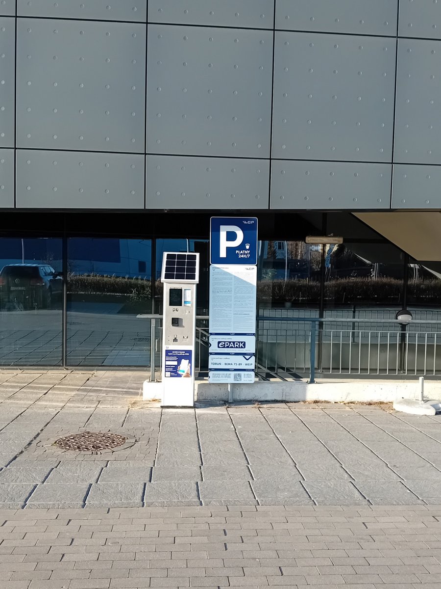 HectronicPolska's tweet photo. Nowoczesne parkomaty Citea na parkingu Areny Toruń.
Od21 listopada 2024 roku teren parkingu  obsługuje polska firma z Trójmiasta–WEIP Sp. z o. o.
Firma zainstalowała 12 parkomatów  Citea produkcji Hectronic. Wyposażone są w duże, kolorowe, dotykowe wyświetlacze. #hectronicpolska https://t.co/syBNE0KW84