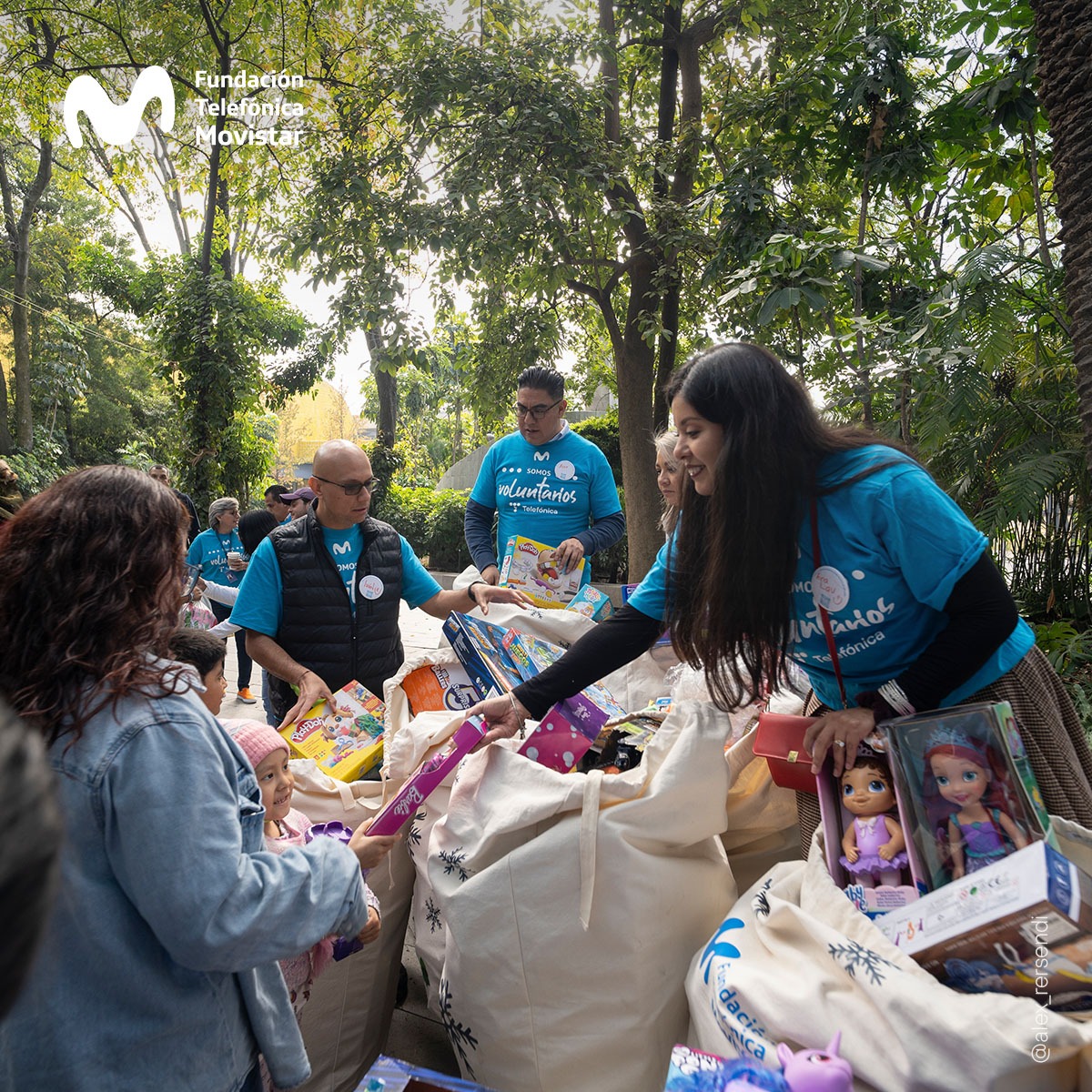 🌟La meta se superó, se reunieron casi 400 juguetes que entregamos el 8 de EN en el <a href="/Papalote_Museo/">Papalote Museo</a>. Una actividad de la mano con <a href="/FundacionEDUCA/">Fundación EDUCA</a>, que permitió a 58 <a href="/VolunTelefonica/">Voluntariado de Telefónica</a>, convivir con la familia de #VUELA.