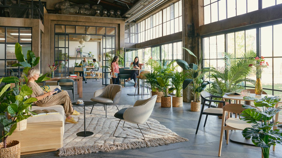 The Se:café furniture collection combines comfort, sleek design, and versatility—perfect for coffee breaks, team collaborations, and brainstorming sessions! 🌿