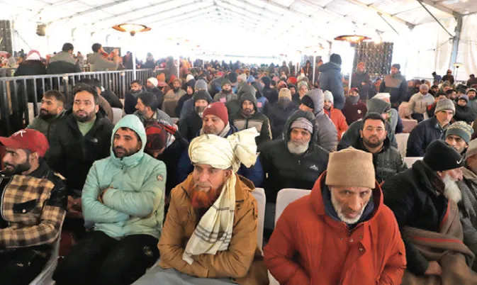 Sana_Kaif1's tweet image. Thousands braved the winter chill to welcome PM Modi at the inauguration of the Sonamarg Tunnel. A landmark day for connectivity and progress! 🇮🇳 #PMModi #Sonamarg #Development  @Tourismsonamarg @JandKTourism