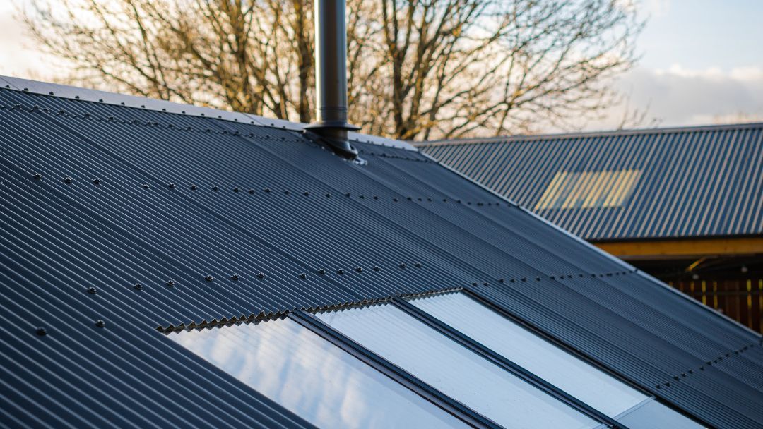 cladcoprofiles's tweet image. Compare our two most popular profiles in our latest blog.

Standing Seam and Corrugated - offering innovative designs for both Roofing and Cladding projects!

Check out this blog for a more detailed comparison:
cladco.uk/Standing_Seam_… 

#standingseam #corrugatedroofing