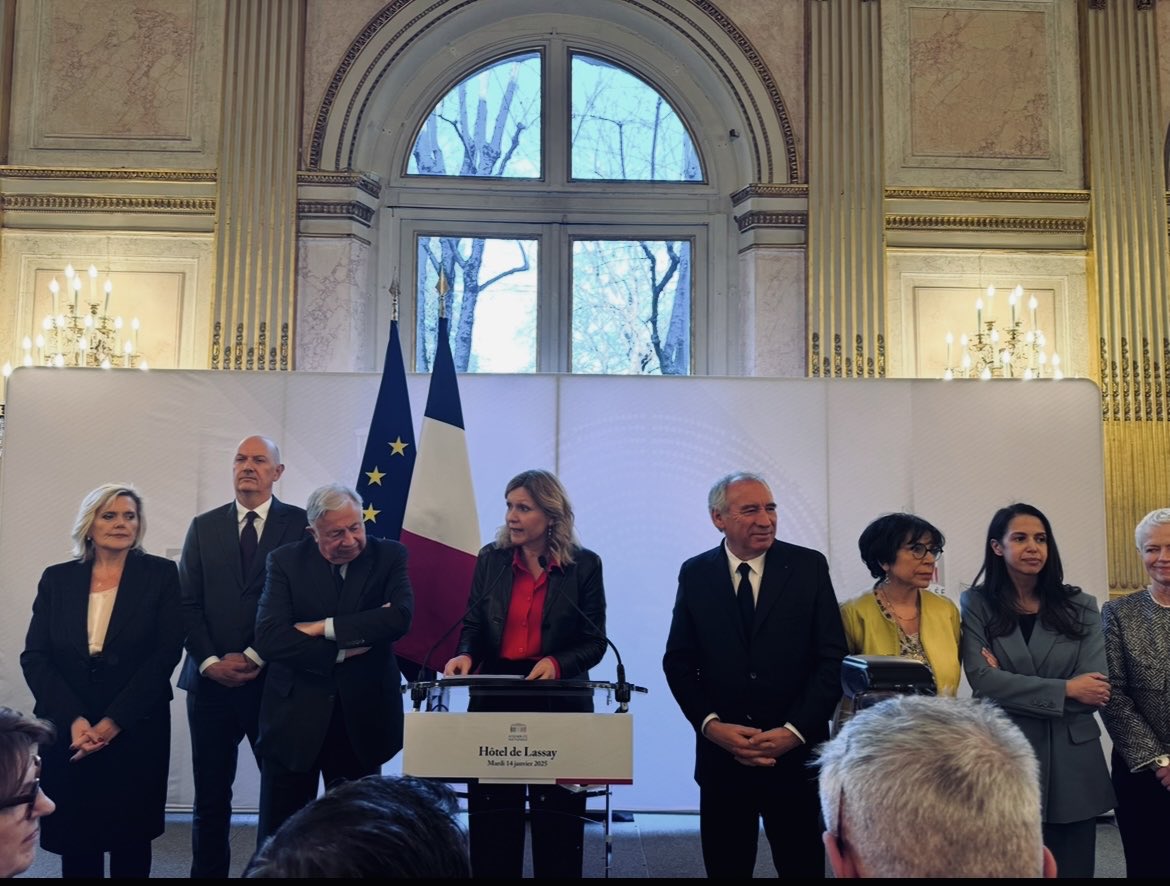 Le marathon #voeux2025 se poursuit aujourd’hui <a href="/AssembleeNat/">Assemblée nationale</a> et <a href="/Senat/">Sénat</a> sur le thème de l’action, au service d’une démocratie parlementaire vivante et forte, à laquelle #avocats <a href="/CNBarreaux/">Conseil national des barreaux - les avocats</a> <a href="/JulieCouturier_/">Julie Couturier</a> entendent prendre toute leur place