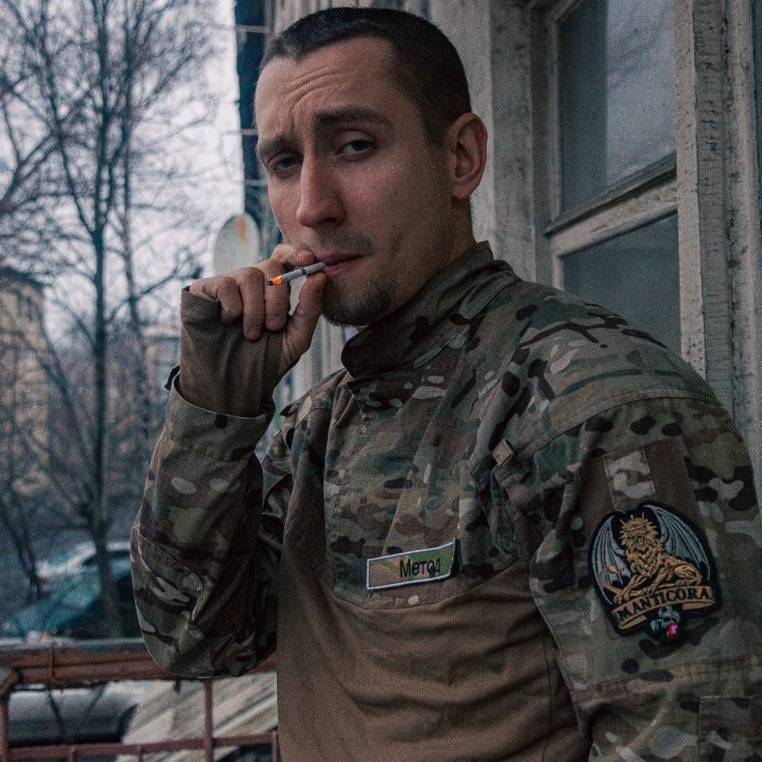 CmXanter's tweet photo. Поповнив колекцію фото з цигаркою🚬 https://t.co/E1Nm01sfCg