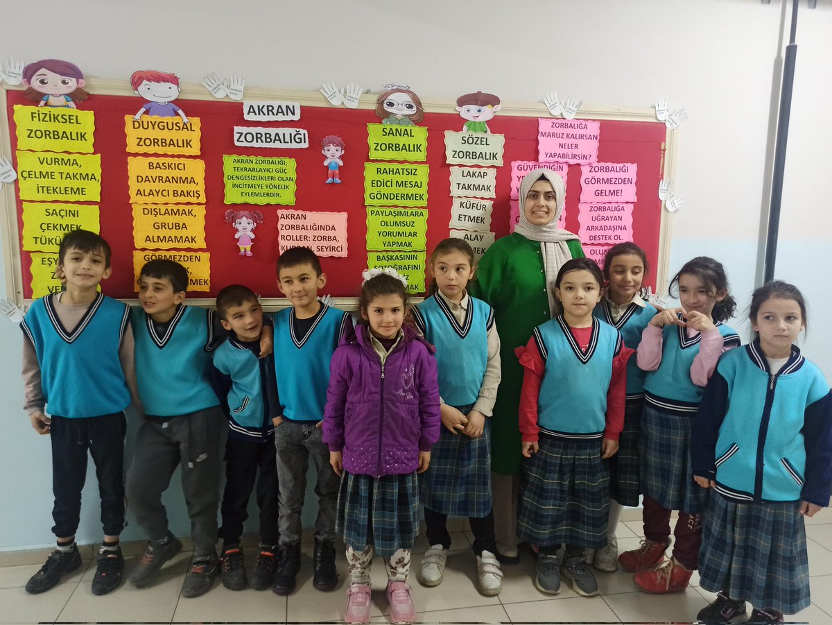 TaskesigiOkulu's tweet photo. Okulumuz öğrencilerine Akran zorbalığını anlattık ve bununla ilgili neler yapılacağına yönelik bilgilendirme çalışması yaptık.
@tcmeb @Ordu_MEM @mfvargeloglu @CaybasM @ayfidan52 @ELTHakanAYDIN https://t.co/a3x8QHWzSX