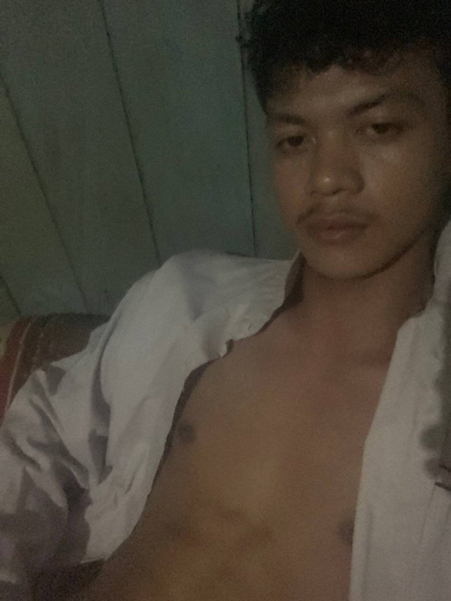 roynxnxx's tweet photo. Brondong SMA Seksi, mau liat full nya ?

join grup tele berbayar !!!
Bayar SEKALI berlaku SELAMANYA

Chat tele yg siap join aja bosku, tidak Terima basa basi 🤭 

https://t.co/6RlzF9u0EV https://t.co/PEunmcgLzt