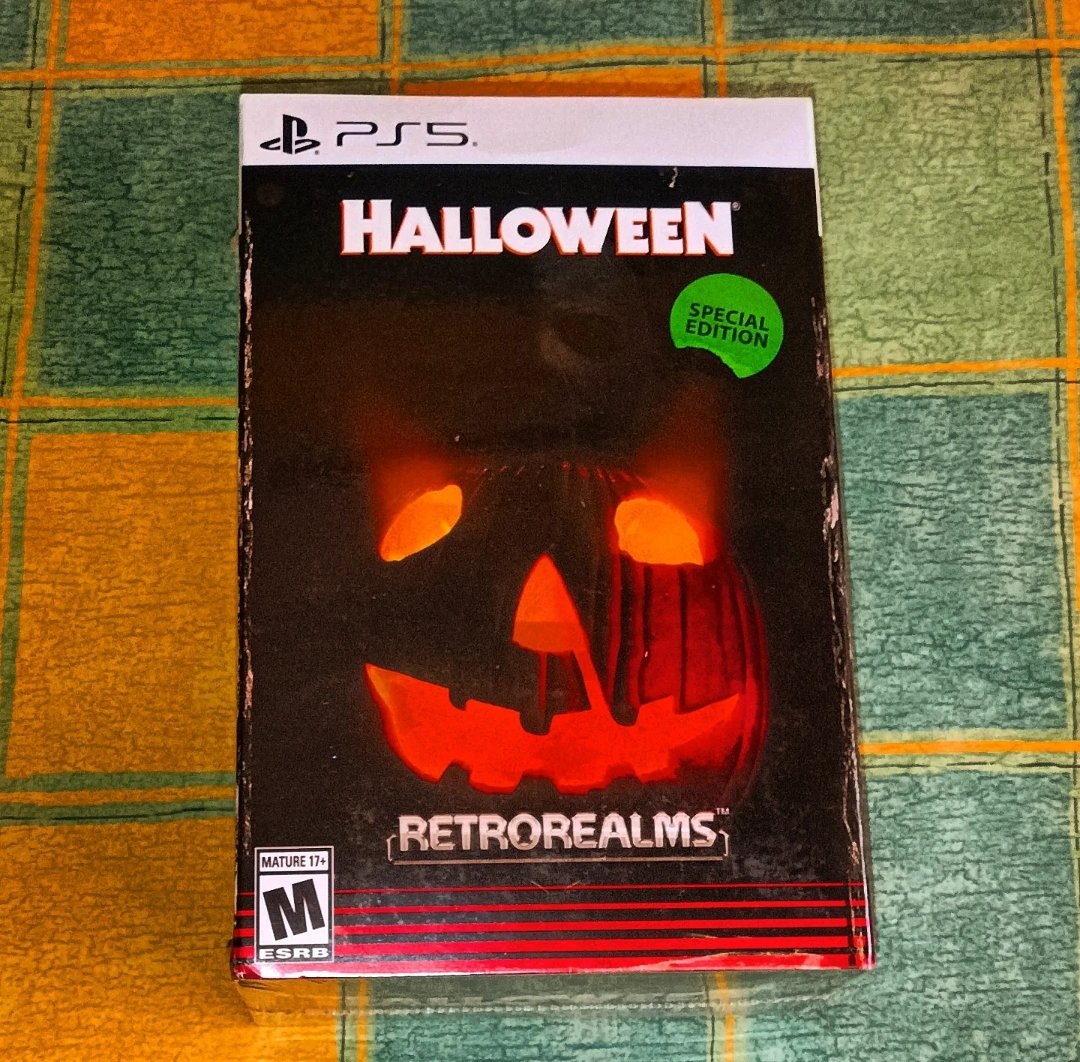 myerschucky's tweet photo. Unimos a la colección #Halloween la edición coleccionista para Ps5 del videojuego #Halloween #RetroRealms #AshEvilDead https://t.co/svBXVEKgyY