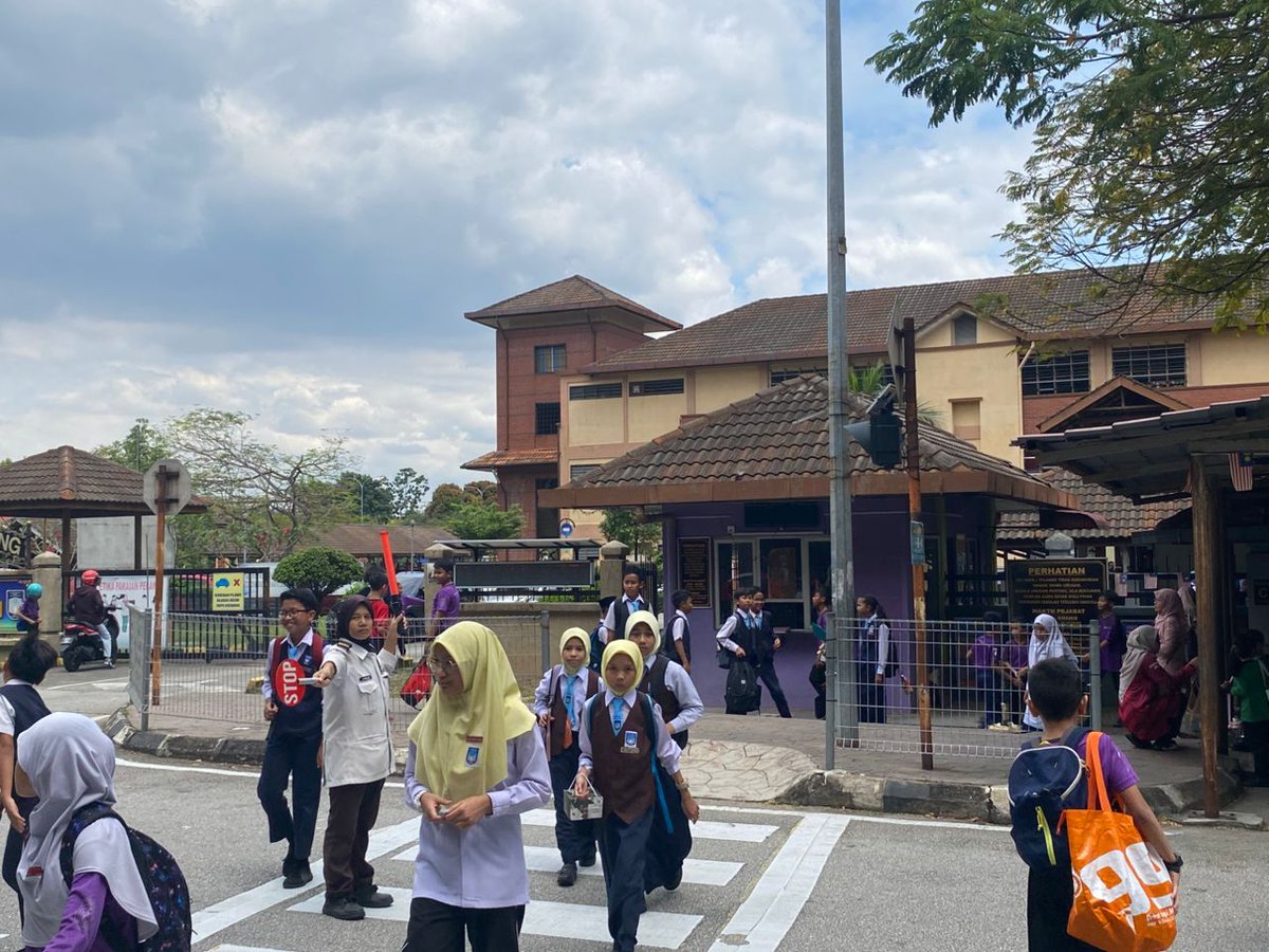 haikalsaid12's tweet photo. Pemansuhan UPSR diambil kira dari beberapa faktor seperti tekanan yang dihadapi pelajar, penambahbaikan sistem pembelajaran dan memberi ruang perlaksanaan PBS yang lebih berkesan.

#UPSR
#EducationForAll
#journiefication
@JRN500
@KemPendidikan 

https://t.co/KDxhTxncfu https://t.co/KB2bkjg5kF
