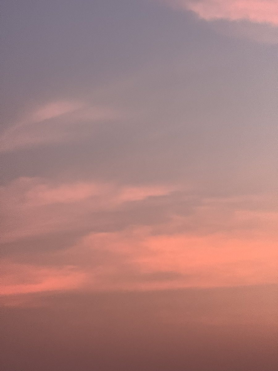 sfkkfs_'s tweet photo. วันนี้ท้องฟ้าสีสวยมากกก 🌆 https://t.co/OkbtCwvgUv