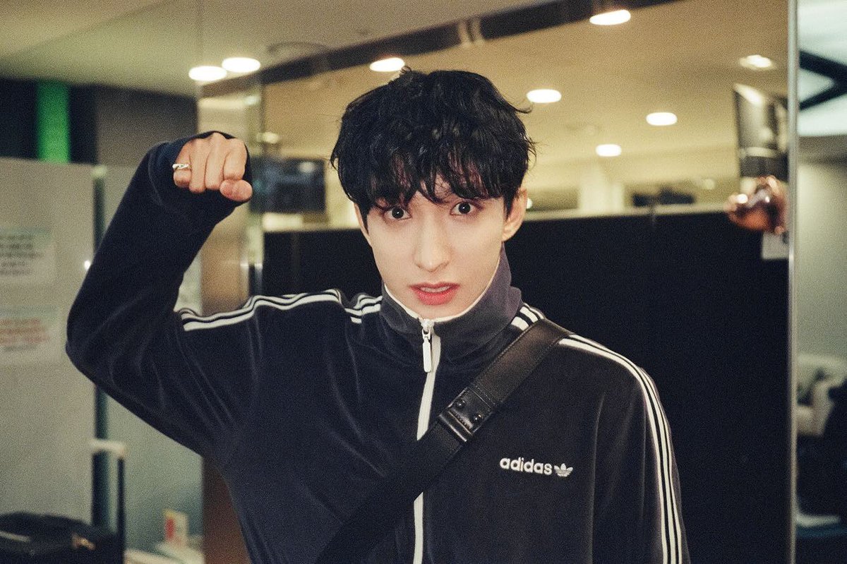 내 도겸이 .. 귀여워 죽겠슨 
청바지 활동 넘 수고했어요 // 👖💙 
청춘은 바로 지금 ! ✶