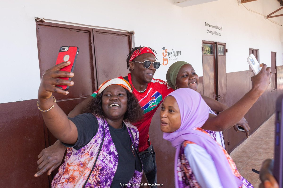 Thanks To <a href="/gayenjorrofoun1/">gayenjorroskillsacademy</a> For Participating On The Return Of The Landlord Concert 🇬🇲💯 This Definitely Meant A Lot To Me And My Team(Dama Yii Ent)  Well Appreciated 💯 #Jan17thPenchaMiHall #ReturnOfTheLandLord #BaiBabu