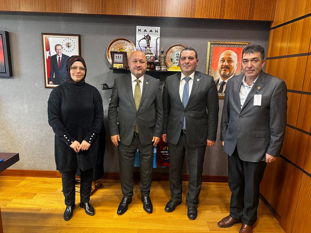 📍TBMM
Gazi meclisimizde "Terörle Mücadele Sırasında Yaralanıp Gazi Sayılmayanlar Derneği" Genel Başkanı Sn. Ertuğrul Gazi Demir ve beraberindeki heyet ile bir araya gelerek istişarelerde bulunduk. Nazik ziyaretlerinden dolayı teşekkür ederiz.