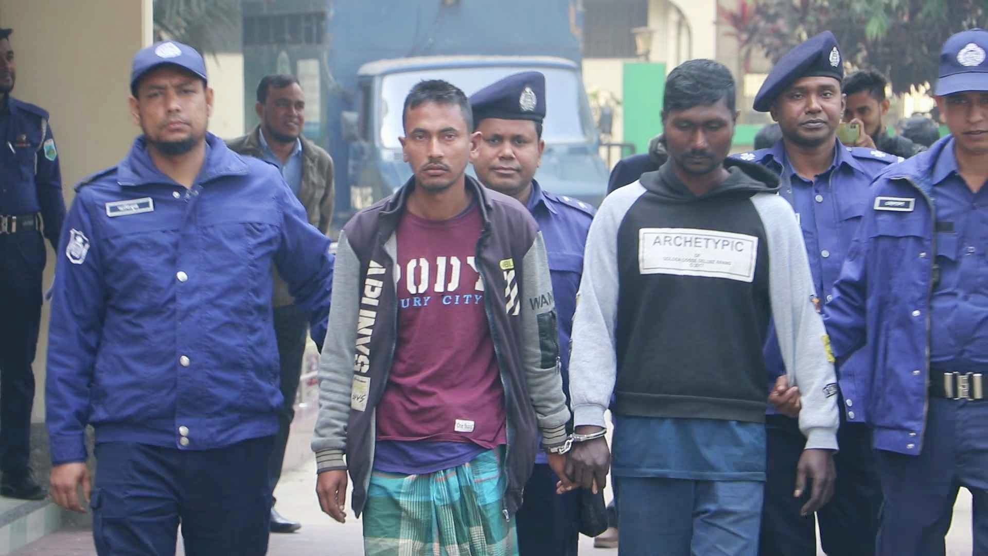 ডাকাতির সময় ফাঁকা মাঠে নিয়ে গৃহবধূকে গণধর্ষণ, গ্রেফতার ৭