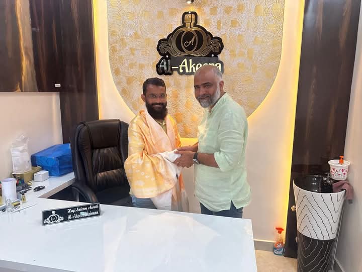 farooqn70's tweet photo. ಅಲ್ ಅಕೀರ ಪರ್ಫ್ಯೂಮ್ ಮಾಲಕರು ಮತ್ತು ಸೋಶಿಯಲ್ ಡೆಮೊಕ್ರೆಟಿಕ್ ಪಾರ್ಟಿ ಆಫ್ ಇಂಡಿಯಾ ಬಾಗಲಕೋಟೆ ಜಿಲ್ಲಾ ಸಮಿತಿಯ ನೂತನ ಅಧ್ಯಕ್ಷರೂ ಆಗಿರುವ ನನ್ನ ಆತ್ಮೀಯರಾದ ಸಲೀಂ ಅವಟಿ ರವರನ್ನು @RiyazfSDPIFarangipete ಅಭಿನಂದಿಸಿದ ಸಂಧರ್ಭ...

#OurPoliticsForCauseNotForCareer https://t.co/aqQk6dkhr7