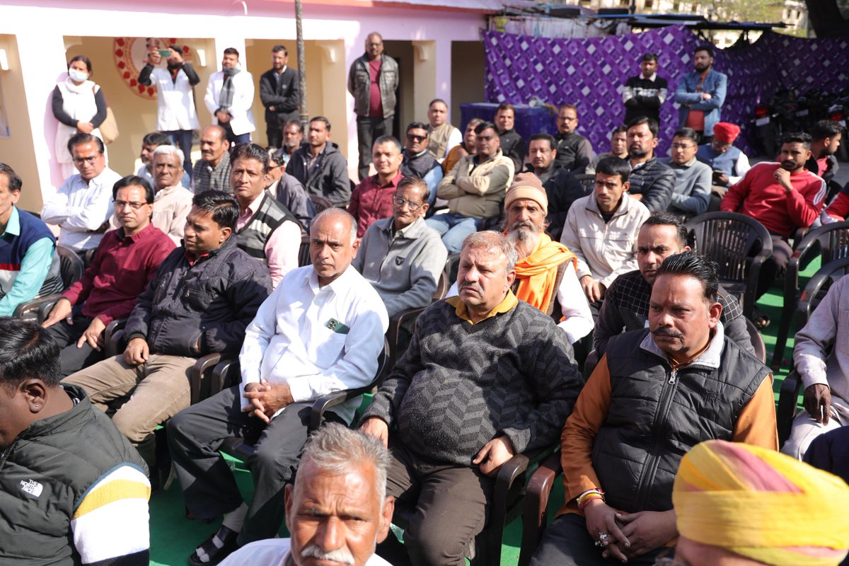 VasudevDevnani's tweet image. लौंगिया, अजमेर में चिकित्सा एवं स्वास्थ्य विभाग द्वारा संचालित आयुष्मान आरोग्य मंदिर का शुभारंभ किया। इस केंद्र का उद्देश्य नागरिकों को सुलभ स्वास्थ्य सेवाएं प्रदान करना है।

#RaAssemblySpeaker #Ajmer #Devlopment