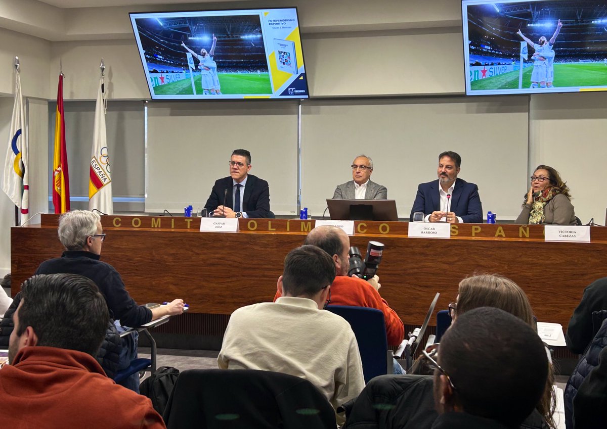 Presentación del libro “Fotoperiodismo Deportivo” de <a href="/ojbarroso/">Oscar J. Barroso</a> junto a <a href="/COE_Presidente/">Alejandro Blanco</a> &amp; Victoria Cabezas del <a href="/COE_es/">Comité Olímpico Español</a> y <a href="/gaspardiezEP/">Gaspar Díez Jiménez</a> Redactor Jefe de <a href="/europapress/">Europa Press</a> 🔝