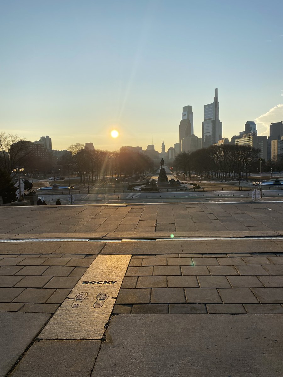 LiveBuzz tweet media