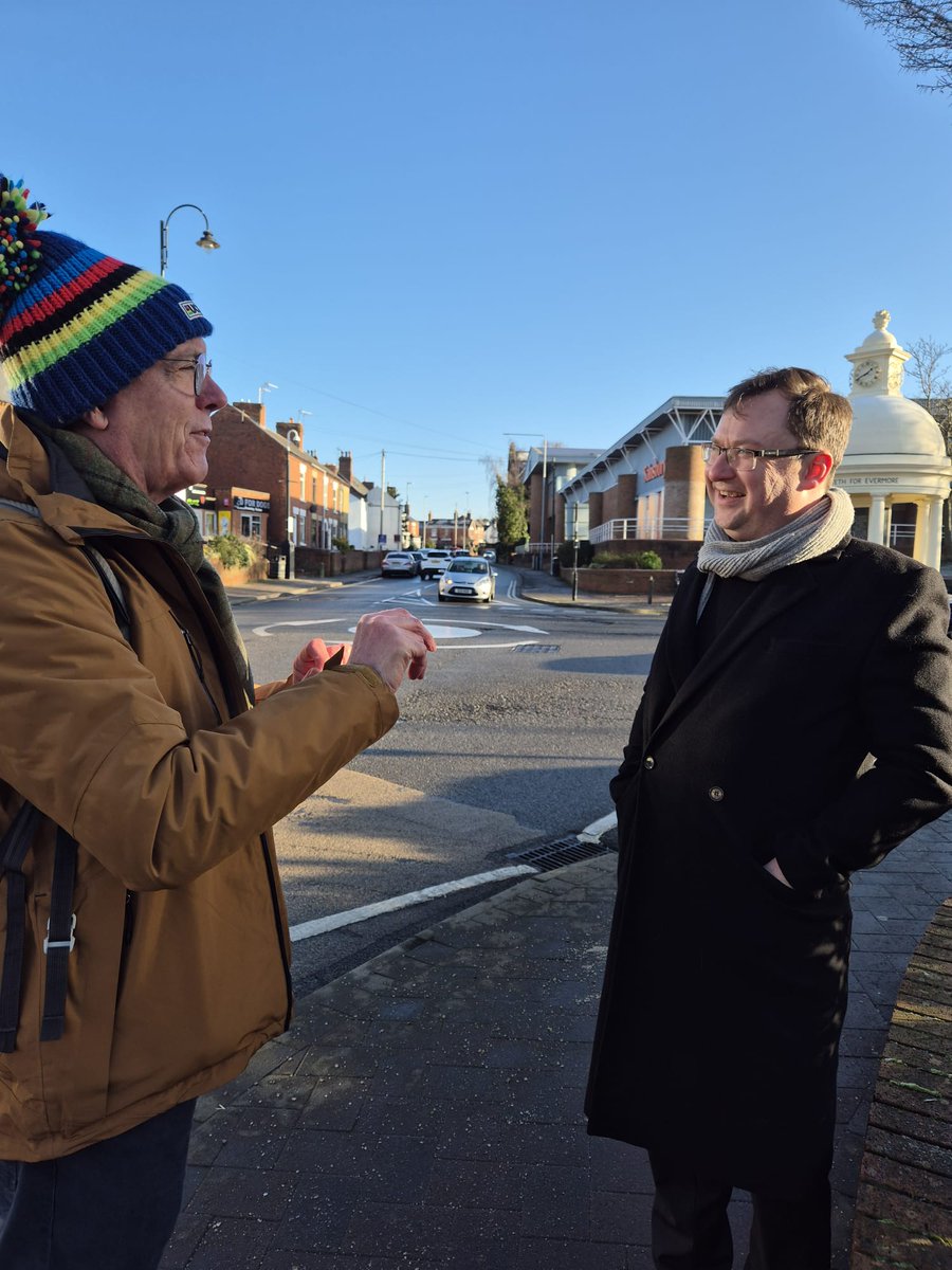 It was great to spend some time in Kimberley town centre on Friday with Mayor Neil Doherty. Neil updated me on the great work the Town Council is doing with money from the Levelling-up Fund and about the great events they are putting on. Next one: Valentine’s Day!