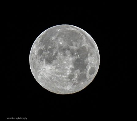 Jimmydreamsmb's tweet photo. Good morning & the Wolf full moon was nice to see after a restless sleep.
"The moon is friend for the lonesome to talk to." โCarl Sandburg
#prayersforcalifornia #MoonlightMystique
@AndrewWMBF @EdPiotrowski @ScottyPowellWX @scwxpix @michaeltbenson
๐๐โฎ๏ธ https://t.co/TSXzBrOXE5