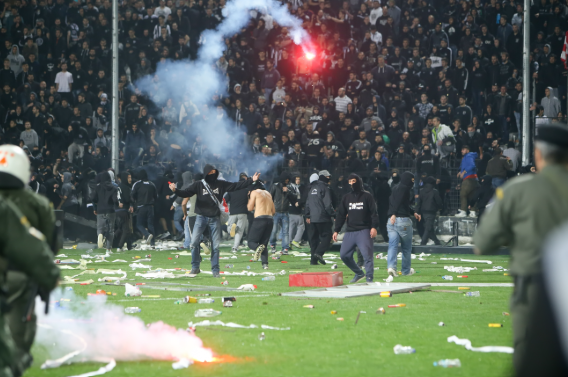 xr_cymru's tweet image. Modern football is a profit-driven beast, exploiting fans, destroying communities, and bleeding the planet dry. Millions for kicking a ball while real heroes struggle? Stop feeding this toxic capitalist machine. Reject mainstream football—choose integrity over illusion. 🌍⚽