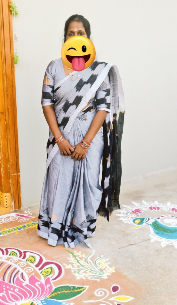 ONLY4JSP's tweet photo. ముగ్గులు మేమే పెట్టాం ...ఇదే సాక్ష్యం😁😛
#చేనేతచీర🩶🖤🤍
#MatchingTwitter ☺️🧿🧿
#సంక్రాంతికివస్తున్నాం
#సంక్రాంతి2025 https://t.co/boggAERUCX