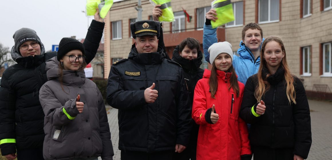 Сотрудники Брестского РОВД провели профилактическую акцию в агрогородке Мухавец
zarya.by/news/lenta-nov…