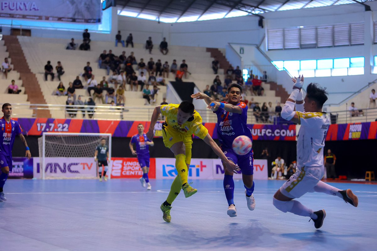 s_seiya0827's tweet photo. The issue is clear.
Fear no change,
and focus on myself.
Believe in us

#futsal
#indnesia
#Japanese https://t.co/WfCaoW368K