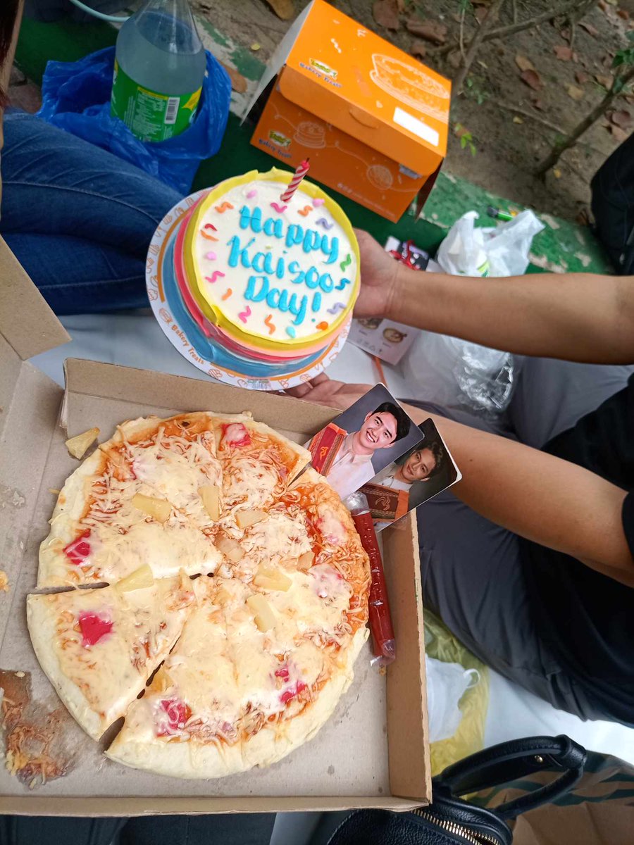 LiwanagNgApoy's tweet photo. Celebrating #KaisooDay Yesterday w/ my sisters at heart 🥰🥰

happy Birthday #KAI and #kyungsoo
@weareoneEXO https://t.co/Yjs4Whb0FO