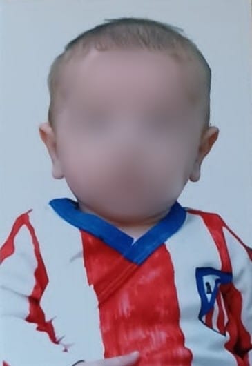 Necesito compartir con vosotros la foto que le hemos hecho a Gonzalo para el DNI.

Por cierto, el body se lo pinté yo 😂