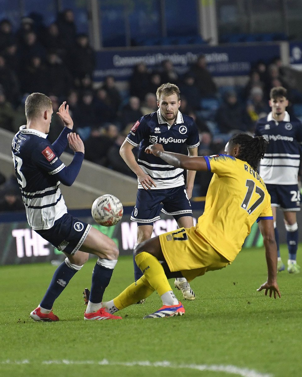 Great experience last night #EmiratesFACup 
Something to not forget
Thanks to the travelling daggers