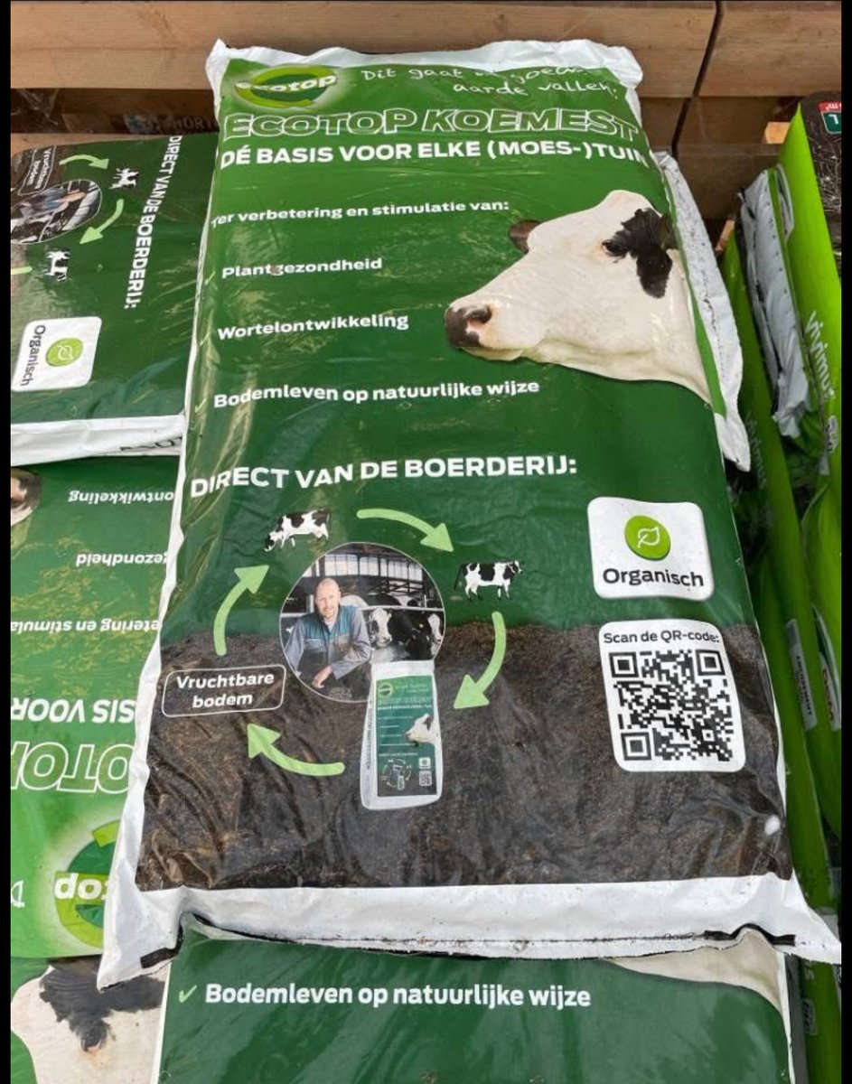 FDF_Nederland's tweet photo. Twee schepen #koemest in een zak wordt bij Intratuin verkocht voor 10 euro, of 10 kg gedroogde #drijfmest voor 15 euro. Ondertussen wordt verteld dat we een #mest probleem hebben. Wie is er gek? De consument neemt het mee voor de eigen tuin of de moestuin, voor de plantjes. https://t.co/3eGbEIPTtE