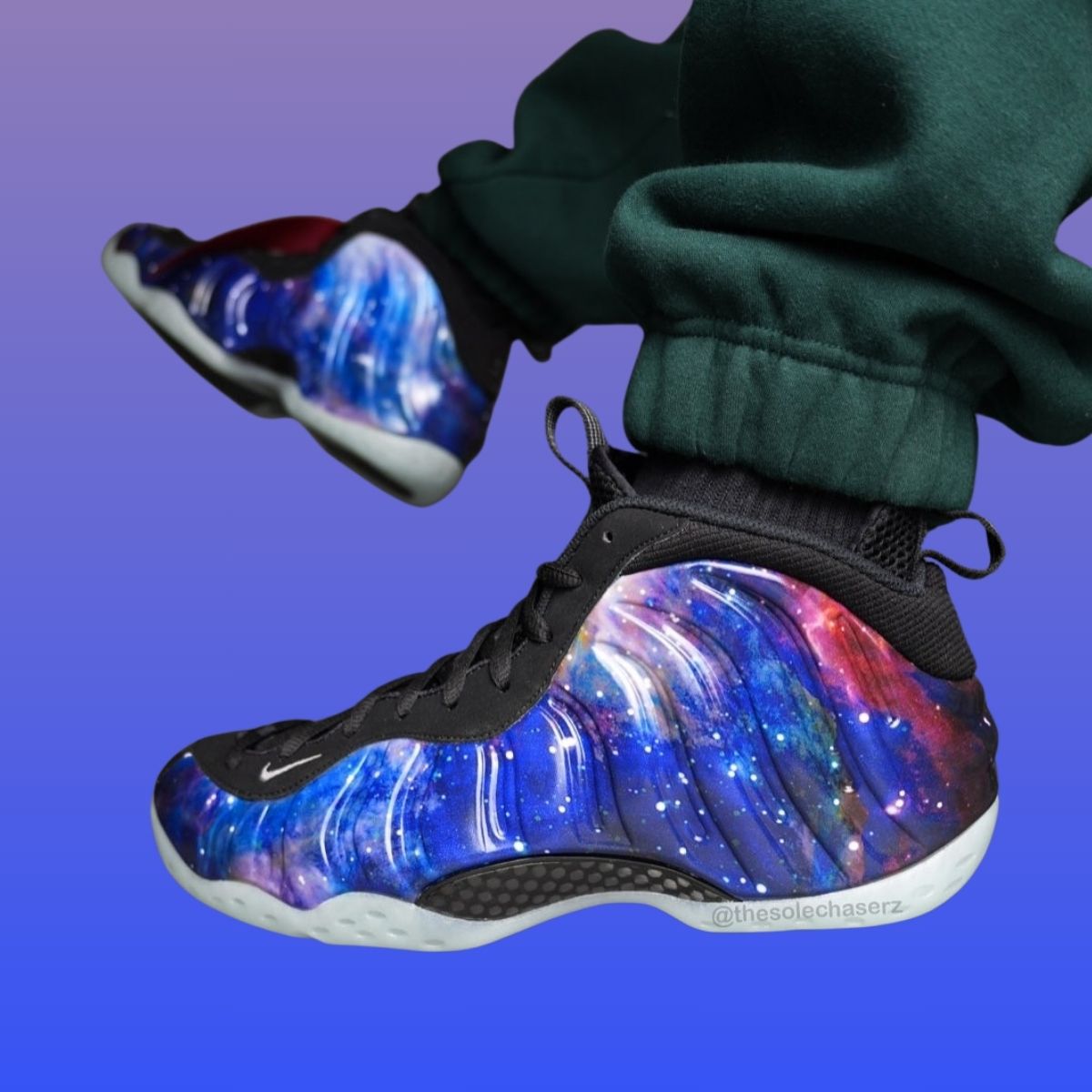 galaxy foams on feet