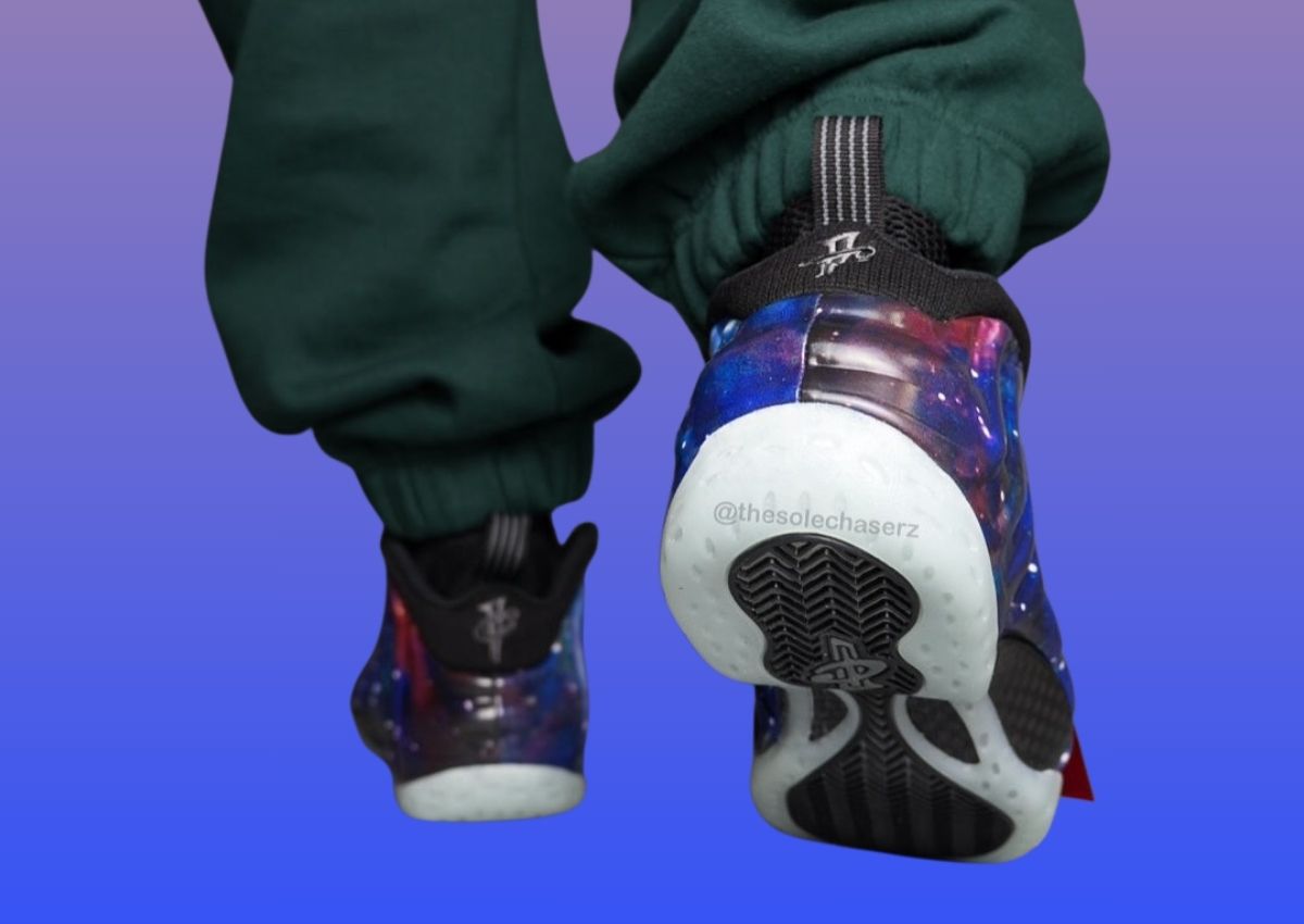 galaxy foams on feet