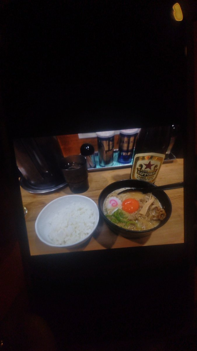 Kys_BAR's tweet photo. オープンしました🐥🐥
今日の出勤メンバーはさく、あいです😆🍶🍺🍷

こないだるみちゃんとおとど行ったらハーフでもライスがサービスで付くことを教えてもらいました😳✨
飲んだ後にちょうどいいー！！！
ご馳走様でした🍜✨
#新宿二丁目
#新宿三丁目
#ガールズバー
#スナック
#仲通り https://t.co/qMolF3kOPp