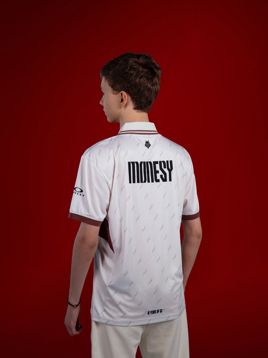 G2CSGO's tweet photo. AWPer of the year AND drip of the year 😎 https://t.co/UTksixOIPl