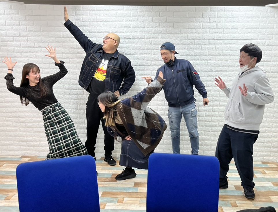 Hamadajun's tweet photo. 喜劇衆ギガンティックシアター第８回公演『春と修羅とユニコーン』
チケット絶賛販売中‼️
チケット予約はギガンティックシアター公式LINEから👈
https://t.co/Lkmu3Tmay4

皆様に会えるのを楽しみにしてます😭👏 https://t.co/hDzYndYiKG