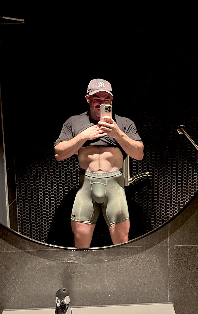 blondestud's tweet photo. https://t.co/CvruRk3EQ9