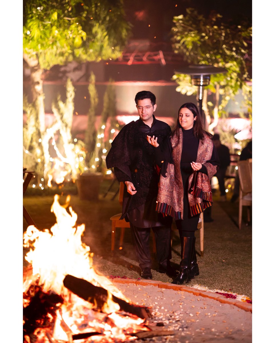 Saareyan nu Lohri di lakh-lakh vadhaiyaan! <a href="/raghav_chadha/">Raghav Chadha</a> 

#lohri