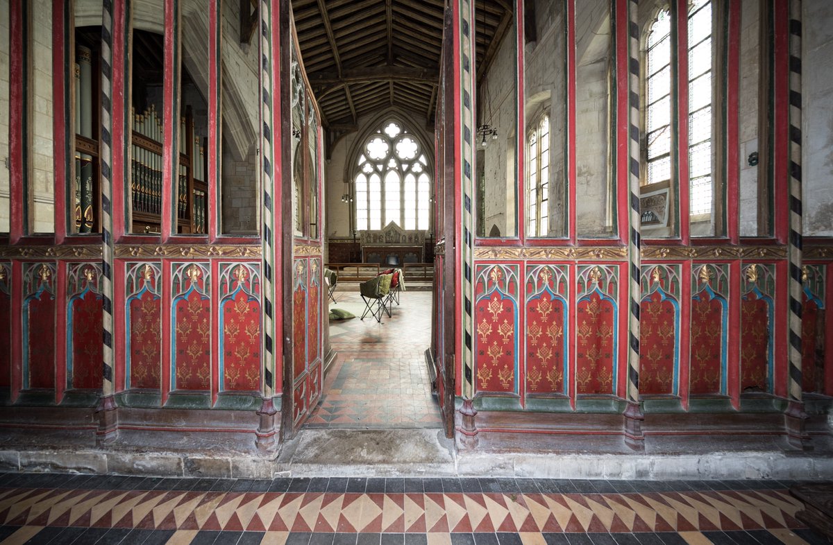 Sleep soundly guarded by colourful angels next to a 15th Century rood screen with a stay at St. Marys, Edlesborough in Buckinghamshire. Groups of 8 or more will benefit from our new 25% group discount, automatically applied at booking. Book today:  champing.co.uk/church/edlesbo… #choir