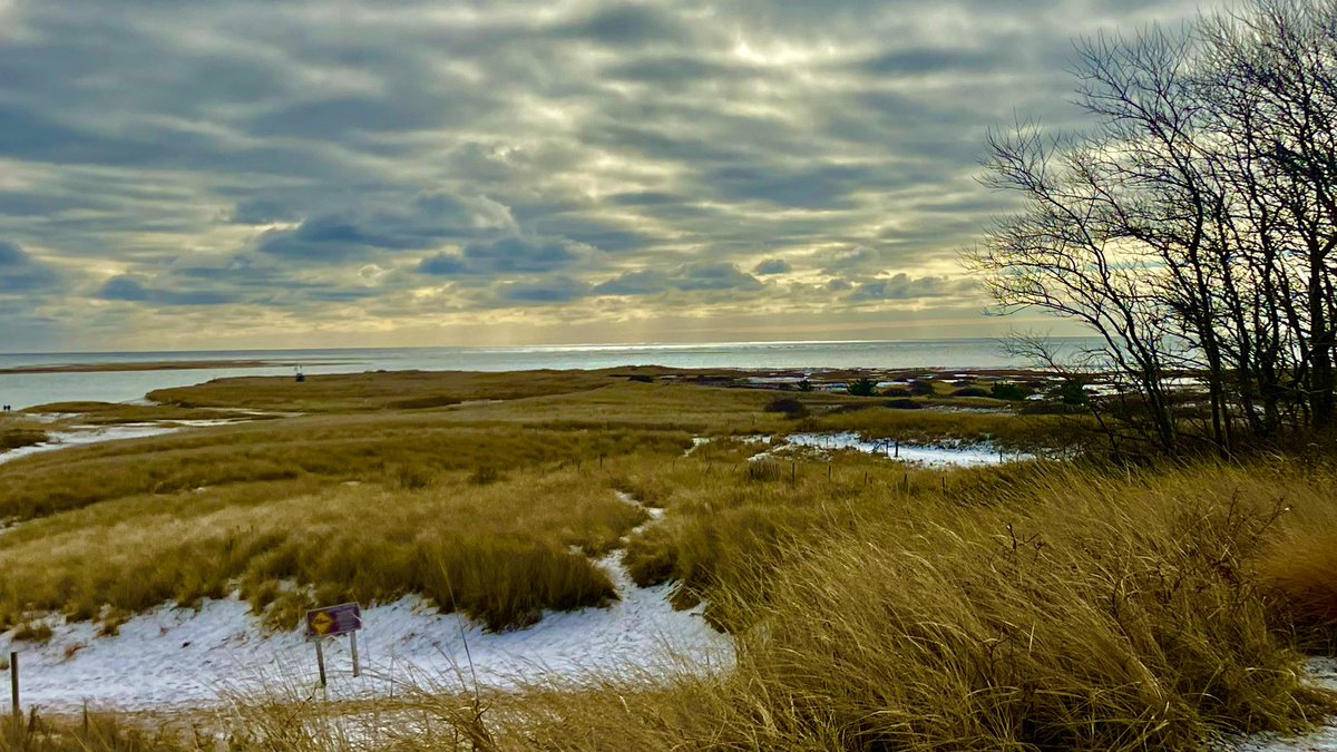 LaddCindyladd's tweet photo. Wintertime at Chatham Lighthouse Beach. https://t.co/O8IofX5f61