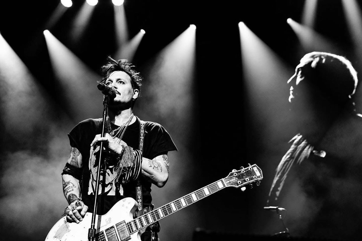JerrieDepp's tweet photo. Happy Heavenly Birthday to the one and only Jerry Judge. 🖤
Sending love and gratitude to the heavens today as we remember you, Uncle Jerry. You may be gone, but you’ll never be forgotten. 🕊️🙏🏼🖤
-
(📸: Aaron Perry)
#JerryJudge #JohnnyDepp https://t.co/0kcfe1QhCd