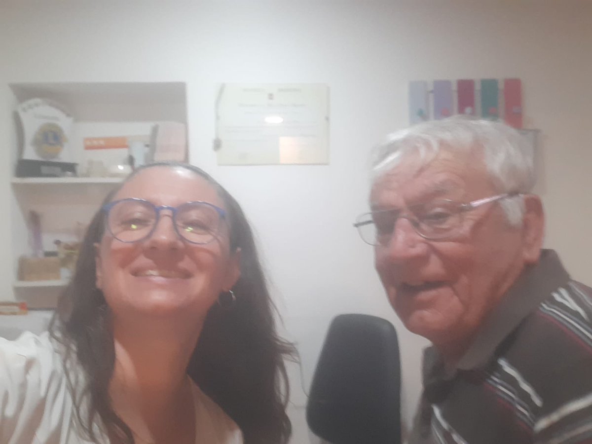 LDistritoo5's tweet photo. #ProgramaOid #Distrito05  nos complace seguir ayudando a las personas que más lo necesitan. Este programa entregó Audifono  al señor Orlando Lopez de 81 años, #ClubLeonesLincoln. #BuenosAires https://t.co/x8GaMjQjFo